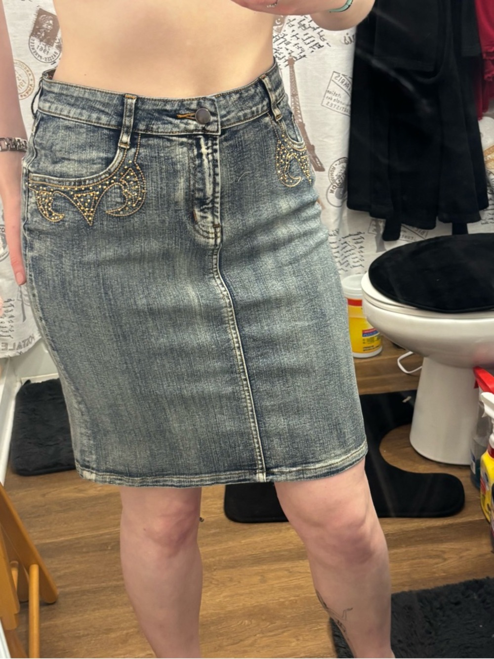 Y2K Cache denim embellished jean skirt Sz 8